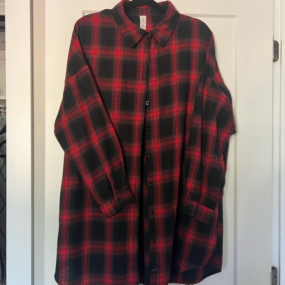 Women’s Oversized Red Plaid Flannel Shirt with pockets (Size L, Brand: B) - Picture 2 of 6